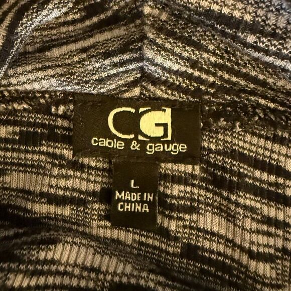 Cable & Gauge Long Black & White Tunic Sweater - Picture 5 of 6